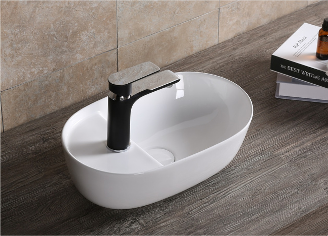 Ceruttispa CR0050 накладная, белая, овальная, под смеситель 420х270х135